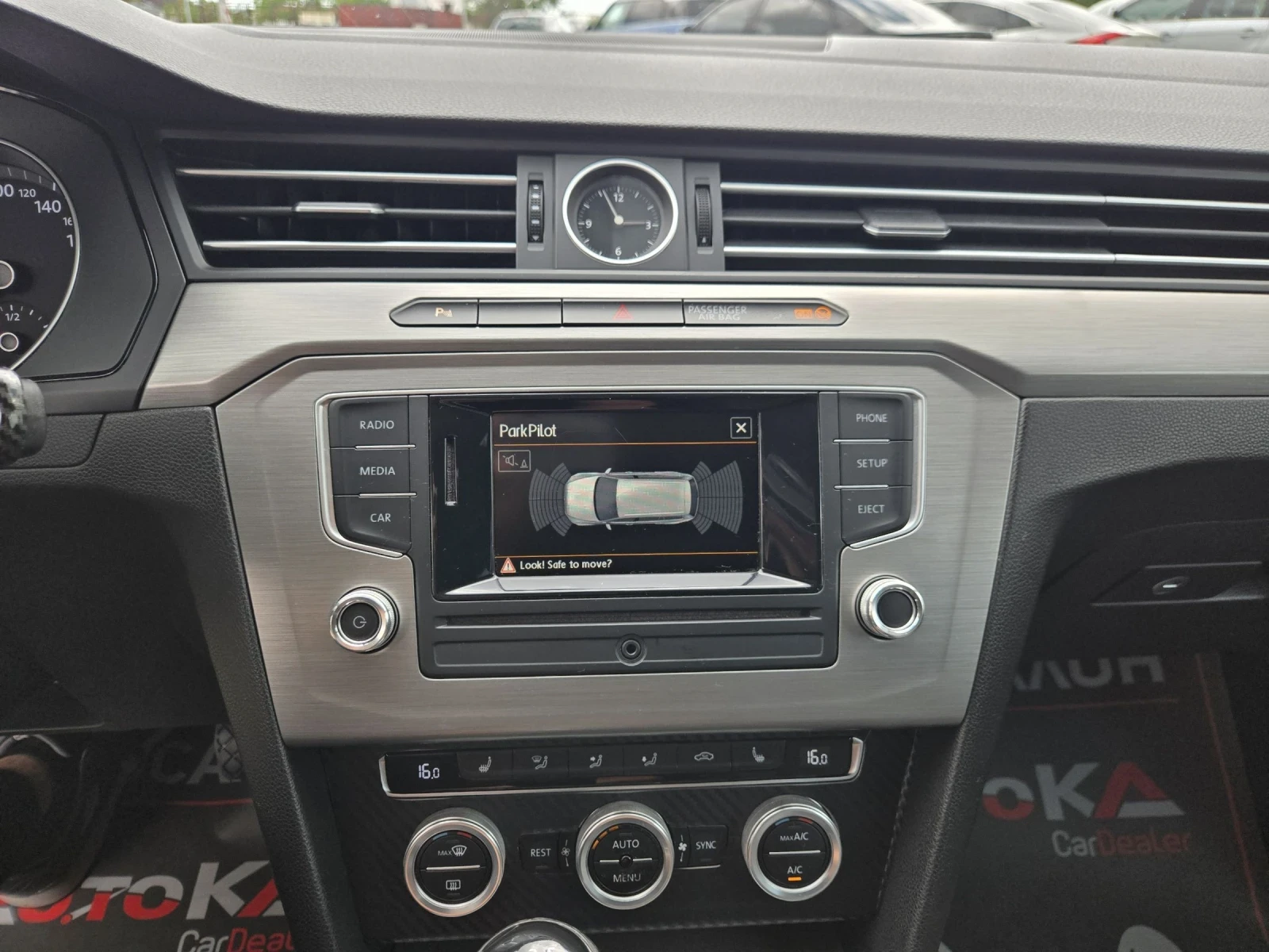 VW Passat 1.6TDI-120��= 6��= R-Line= �������= KEYLESS= CRUIS | Mobile.bg � ����������� 16