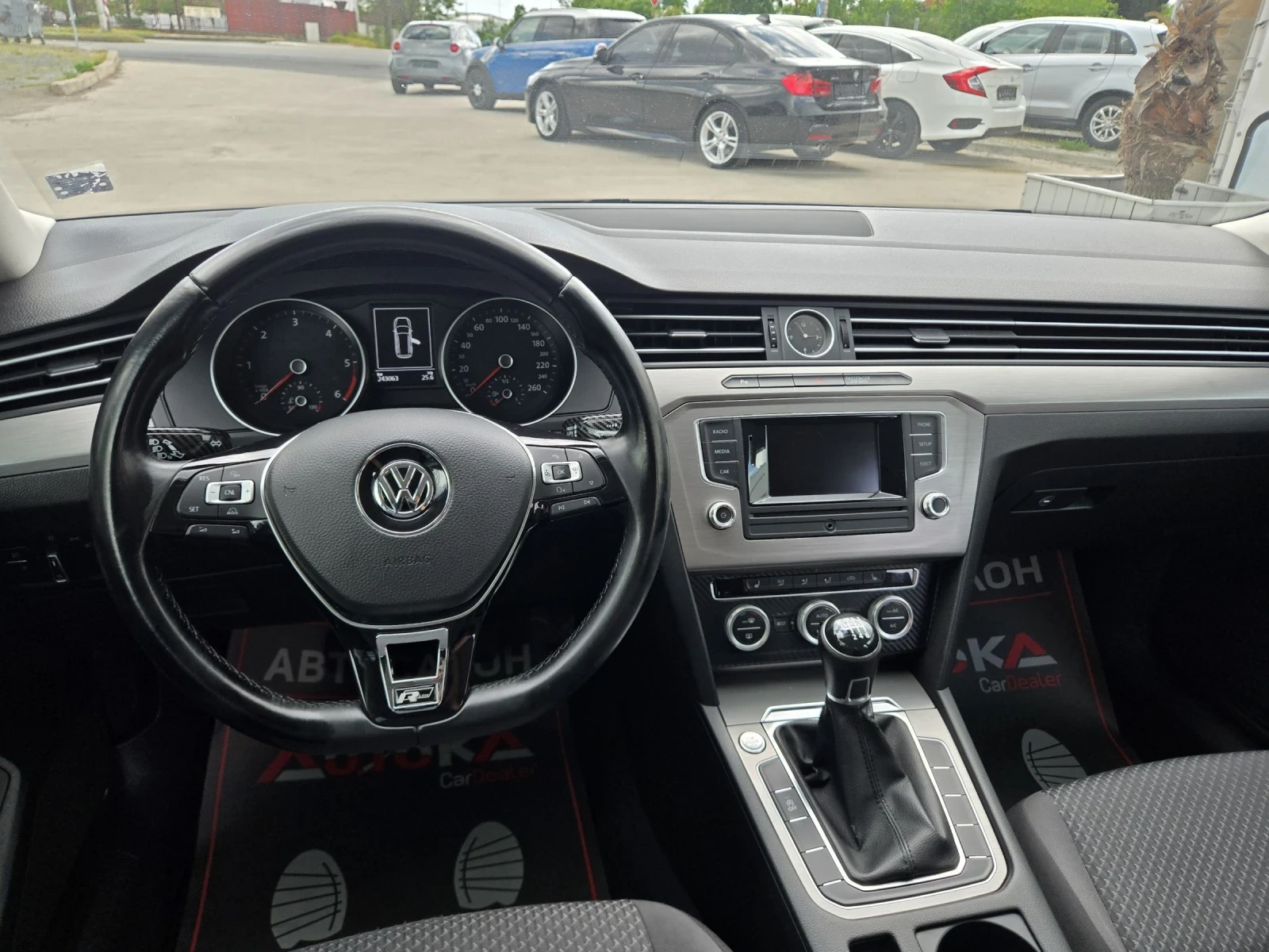 VW Passat 1.6TDI-120��= 6��= R-Line= �������= KEYLESS= CRUIS | Mobile.bg � ����������� 11