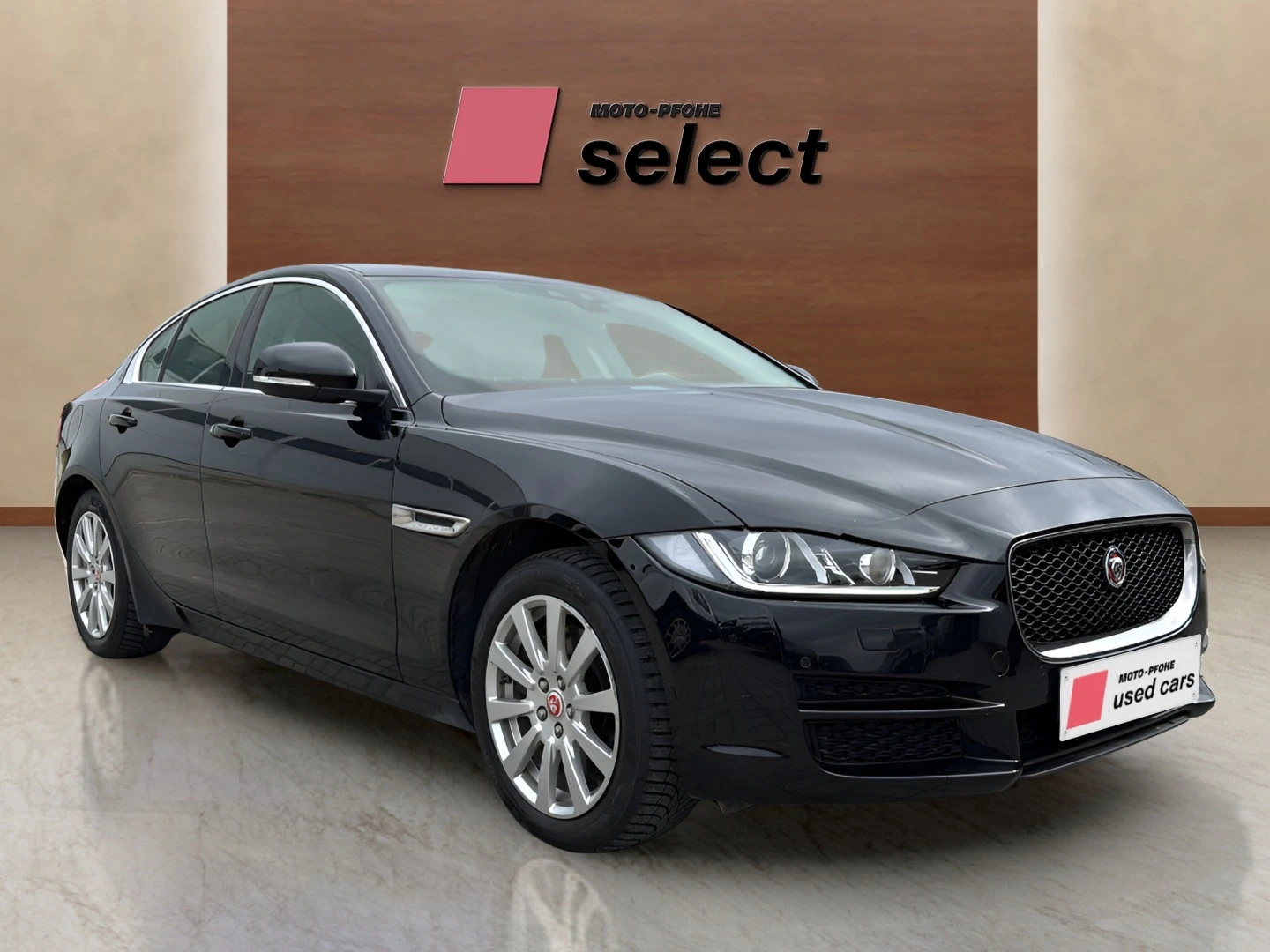Jaguar XE 2.0 D, снимка 15 - Автомобили и джипове - 54541104