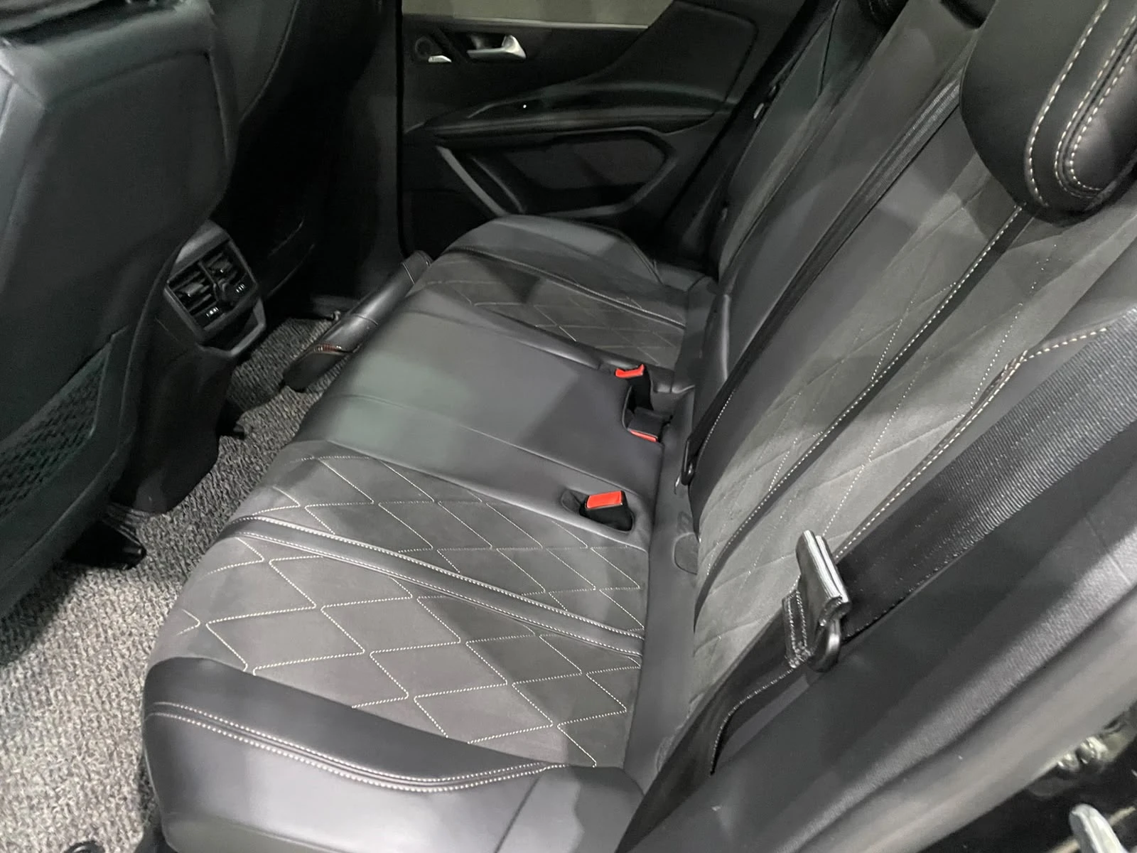 Peugeot 3008 2.0 BlueHDi ! GT Line !, снимка 11 - Автомобили и джипове - 55314258