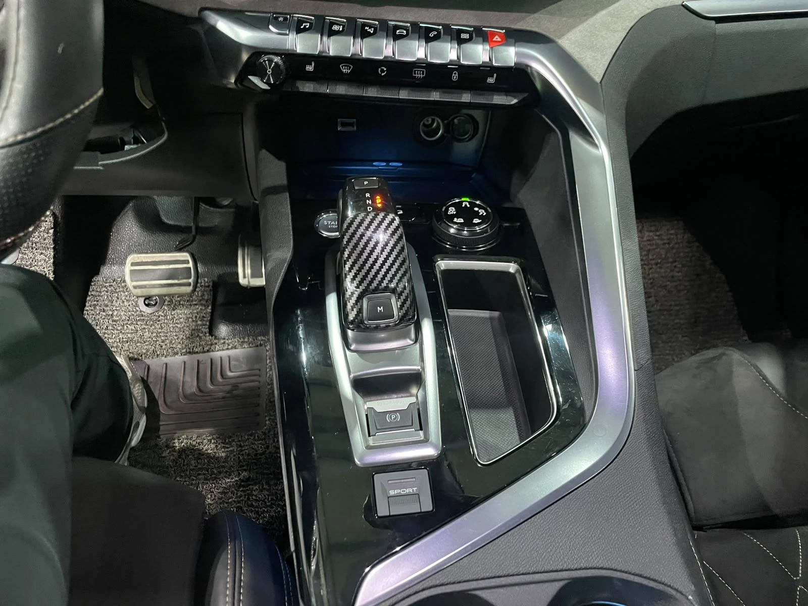 Peugeot 3008 2.0 BlueHDi ! GT Line !, снимка 16 - Автомобили и джипове - 55314258