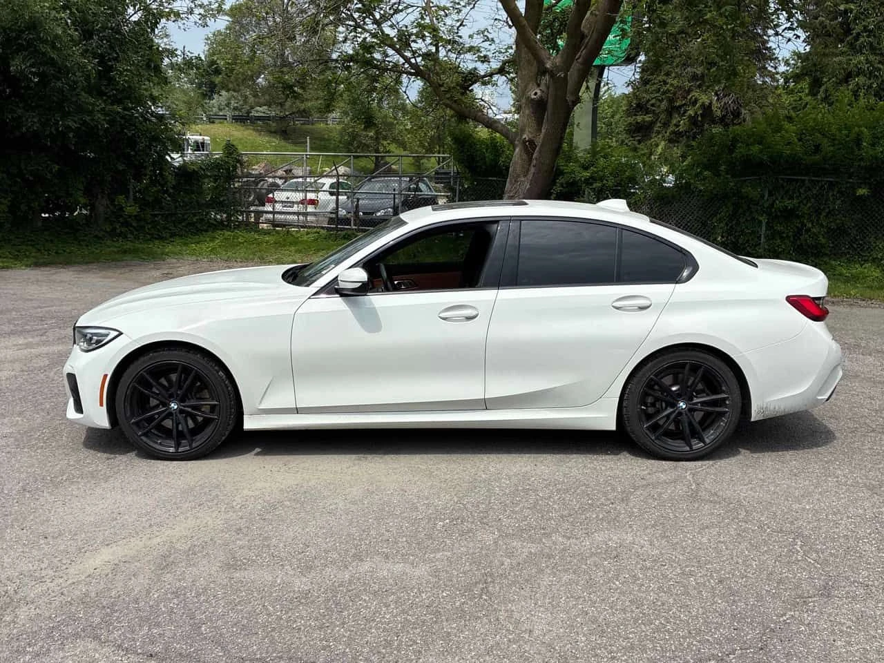 BMW 330 * xDrive * CARFAX * ОПЦИЯ ЗА ФИНАНСИРАНЕ , снимка 2 - Автомобили и джипове - 55317125