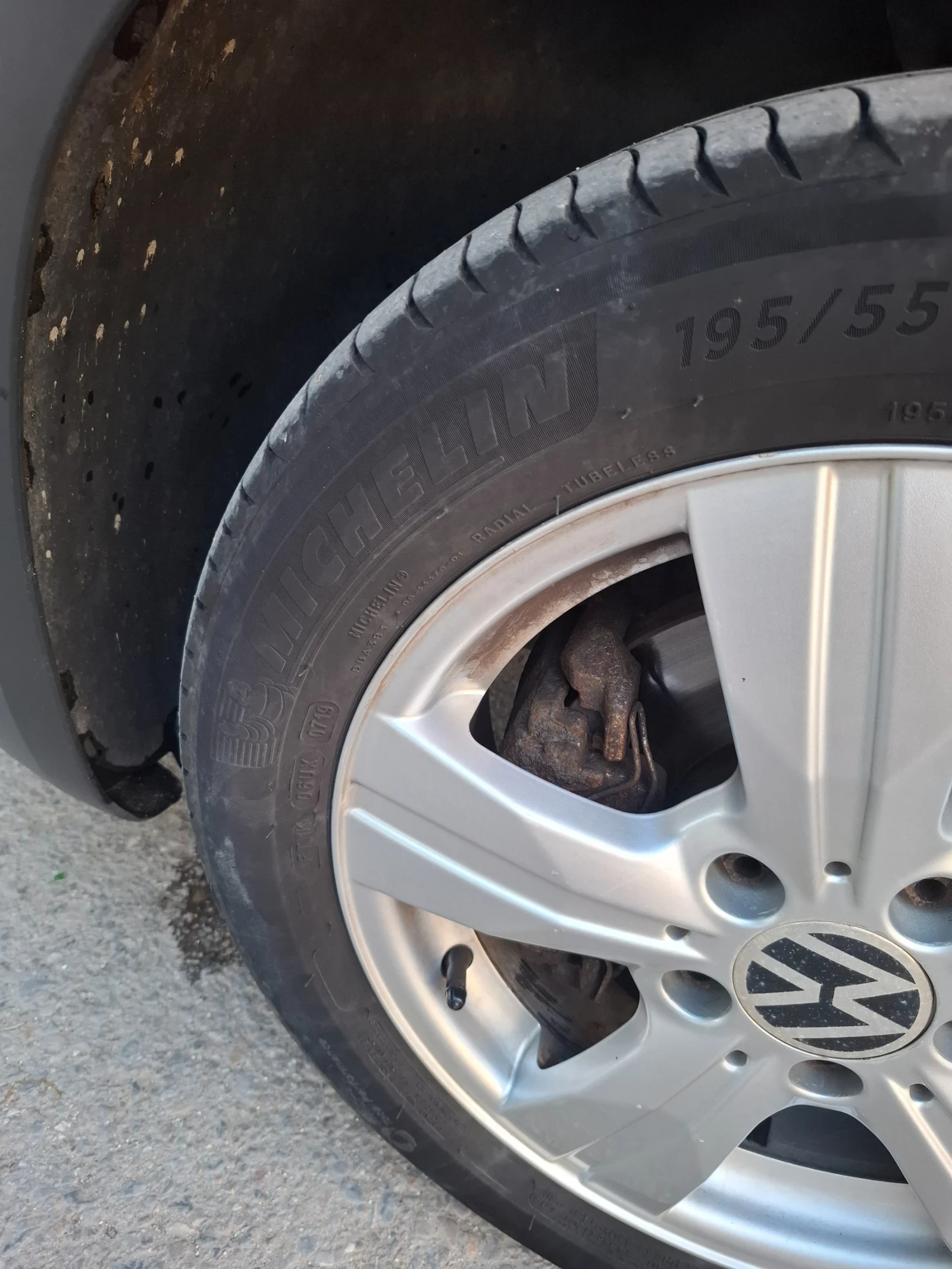 VW Caddy 1.6tdi, снимка 5 - Автомобили и джипове - 55630119