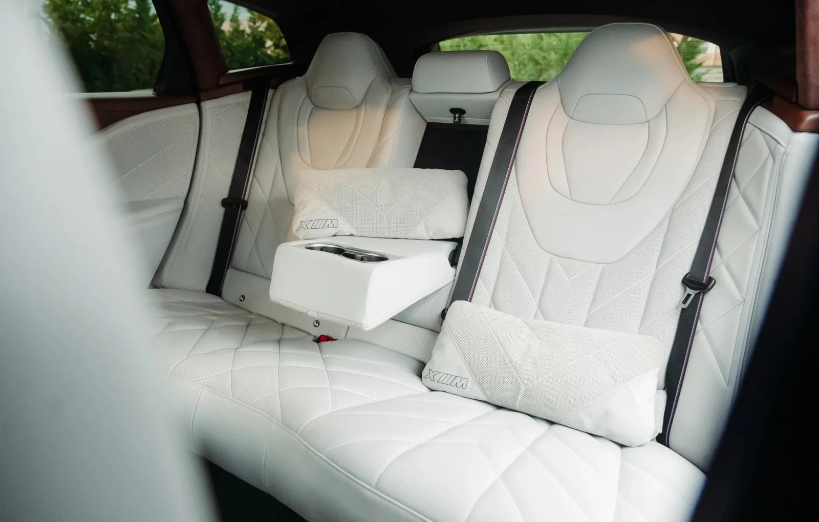 BMW XM 4.4 V8 Plug-in Hybrid xDrive | Mobile.bg � ����������� 5