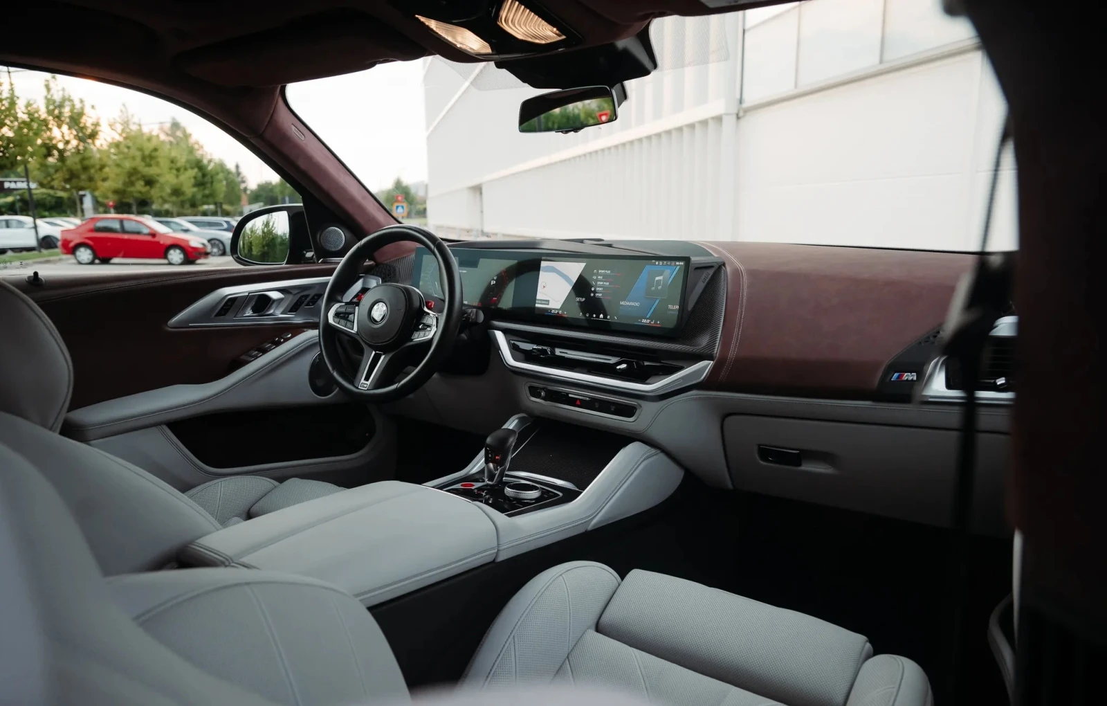 BMW XM 4.4 V8 Plug-in Hybrid xDrive | Mobile.bg � ����������� 4