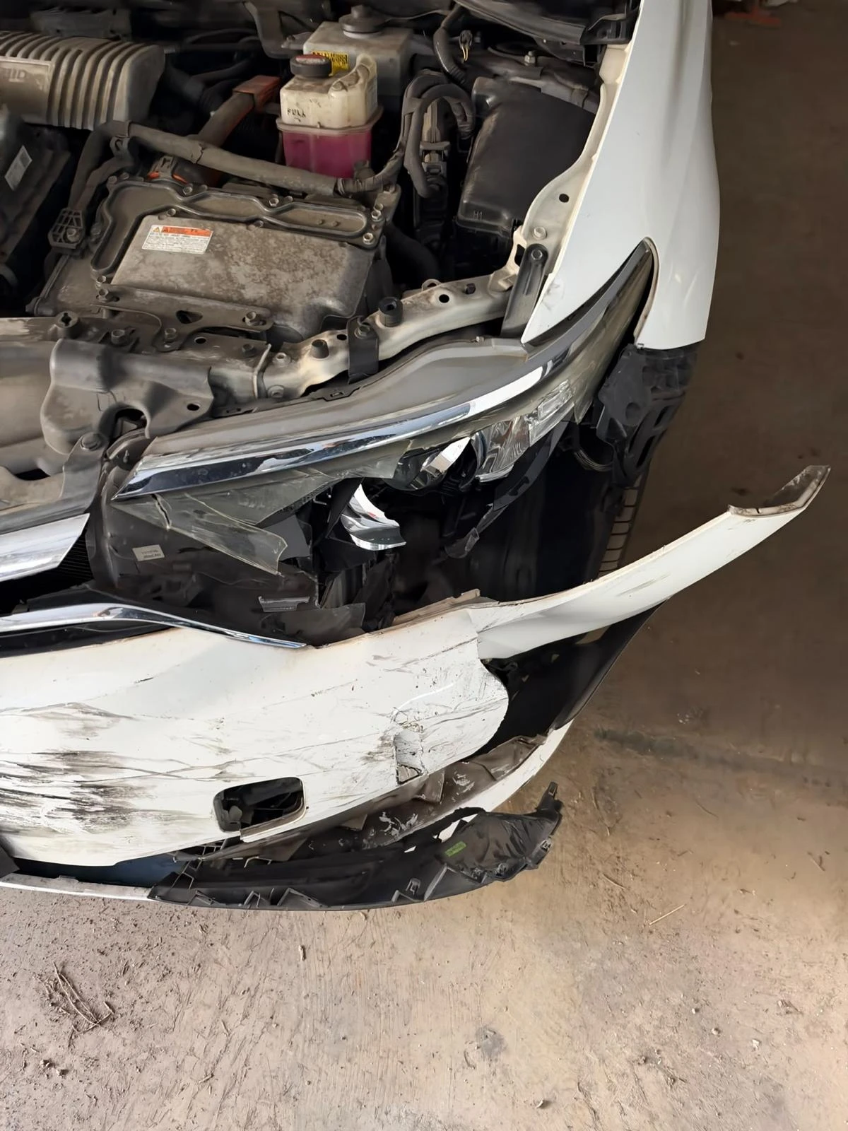 Toyota Auris 1.8HYBRID, снимка 4 - Автомобили и джипове - 56732359