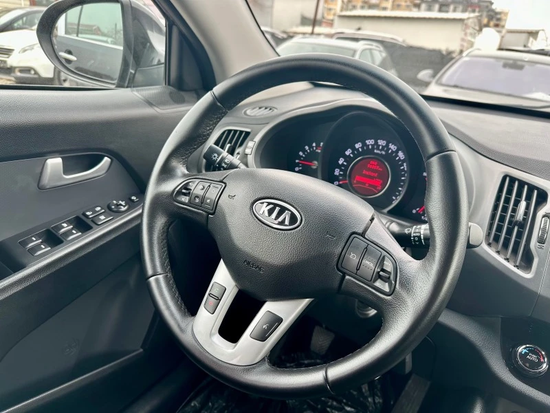 Kia Sportage 2.0 CRDI * 4x4* , снимка 11 - Автомобили и джипове - 44554325