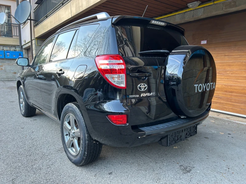 Toyota Rav4 2, 2 D-4D, 4X4, КАТО НОВА !, снимка 4 - Автомобили и джипове - 48542907