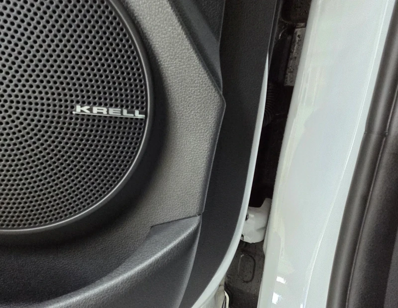 Hyundai Kona 64KWh/Face Lift/Blue Link, снимка 14 - Автомобили и джипове - 52772671