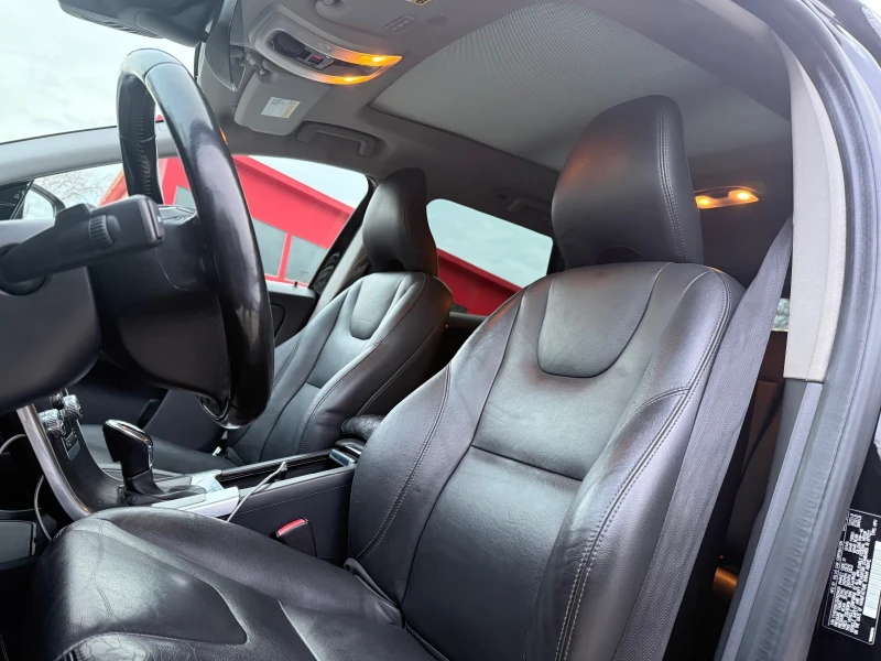 Volvo XC60 Бенз/ГАЗ* ПОДГРЕВ* 4х4* КАМЕРА* АВТОПИЛОТ, снимка 11 - Автомобили и джипове - 53180858