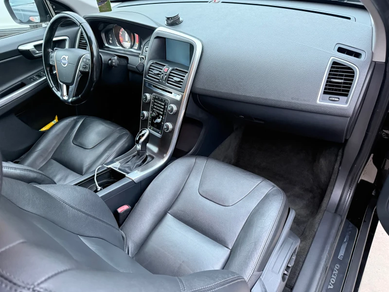 Volvo XC60 Бенз/ГАЗ* ПОДГРЕВ* 4х4* КАМЕРА* АВТОПИЛОТ, снимка 14 - Автомобили и джипове - 53180858