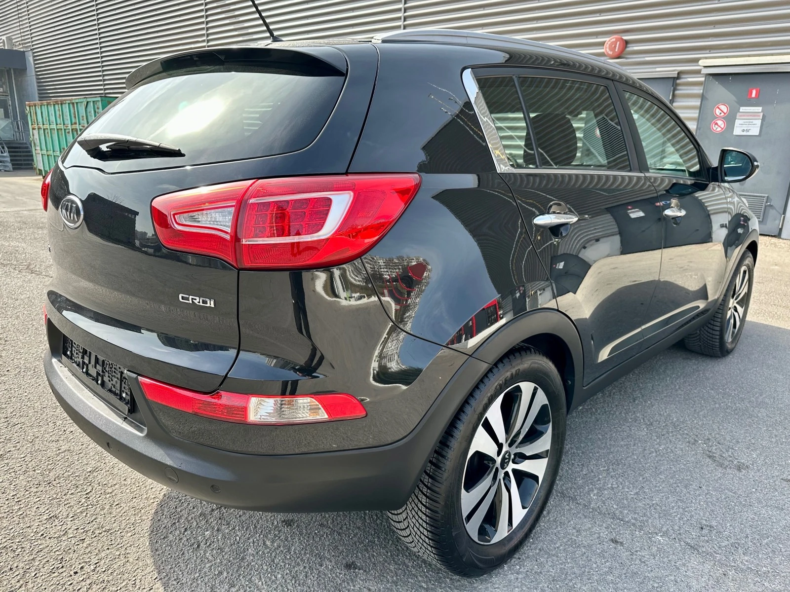 Kia Sportage 2.0 CRDI * 4x4*  - изображение 4