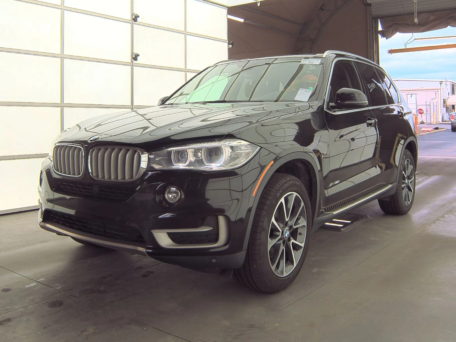 BMW X5 xDrive35i * Head up* keyless* подгрев* soft-close* - изображение 3