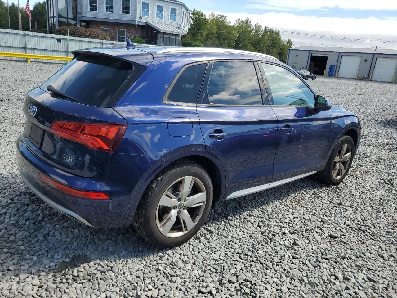 Audi Q5 PREMIUM* 2.0T - изображение 4