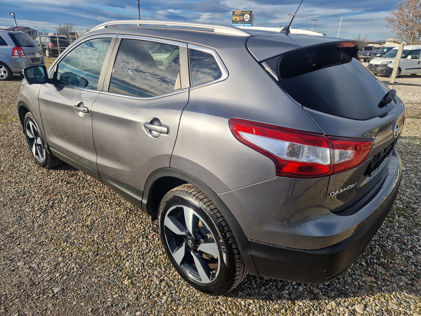 Nissan Qashqai J11 Qashqai 1.5 dCi N-Connecta - изображение 5