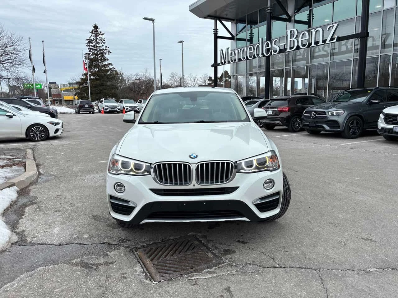 BMW X4 xDrive28i/CARFAX/ШИБИДАХ/ПОДГРЕВИ/ПРЕДСТАВИТЕЛСТВО, снимка 6 - Автомобили и джипове - 53738850