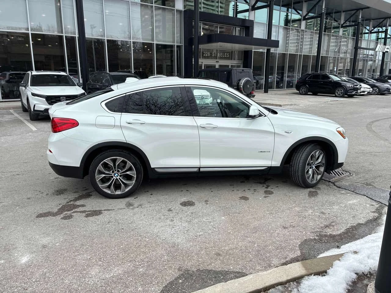 BMW X4 xDrive28i/CARFAX/ШИБИДАХ/ПОДГРЕВИ/ПРЕДСТАВИТЕЛСТВО, снимка 3 - Автомобили и джипове - 53738850