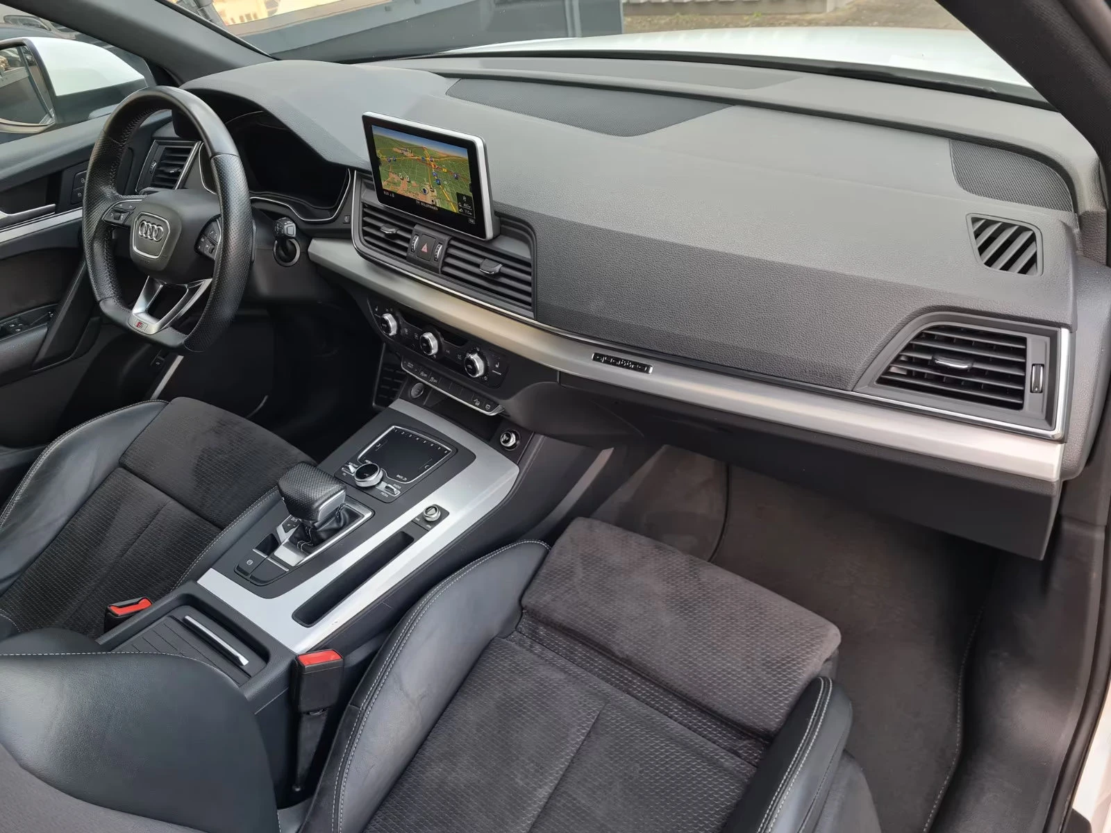 Audi Q5 2.0TFSI/252HP/QUATTRO/S-LINE/NAVI/AHK/DIGI/282q, снимка 12 - Автомобили и джипове - 54478333