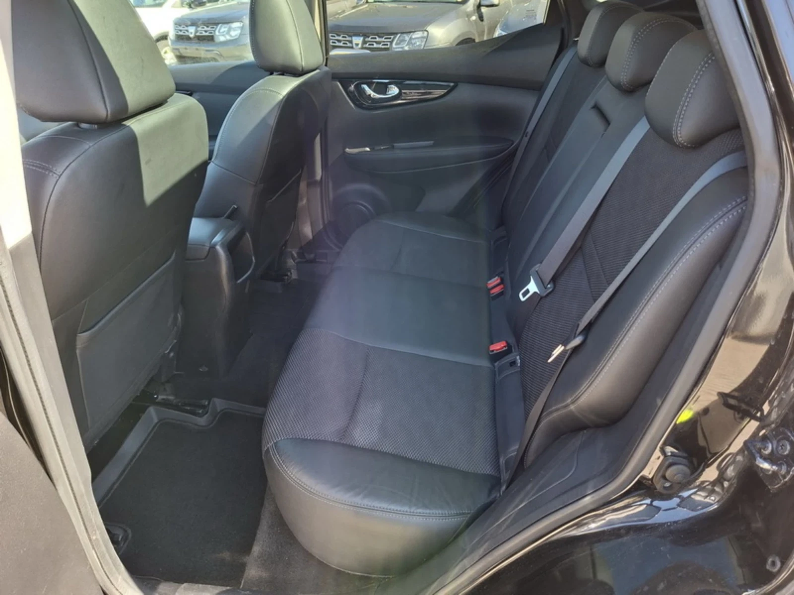 Nissan Qashqai 1.2 DIG-T | 6M | Service book | Kteo | EU6, снимка 12 - Автомобили и джипове - 54745463