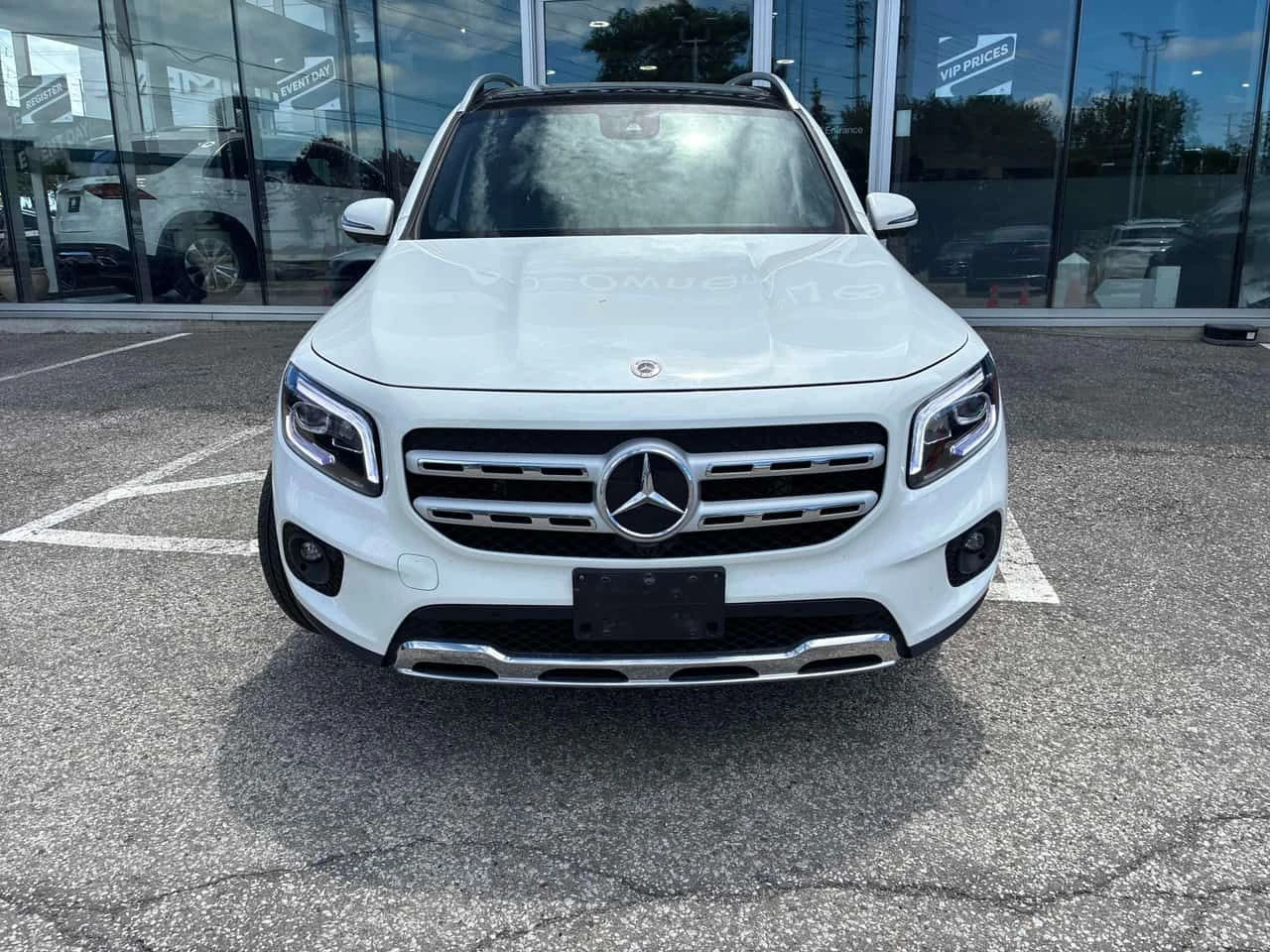 Mercedes-Benz GLB 250 * ПРЕДСТАВИТЕЛСТВО * 360 * PANO * ПОДГРЕВИ, снимка 6 - Автомобили и джипове - 54935525
