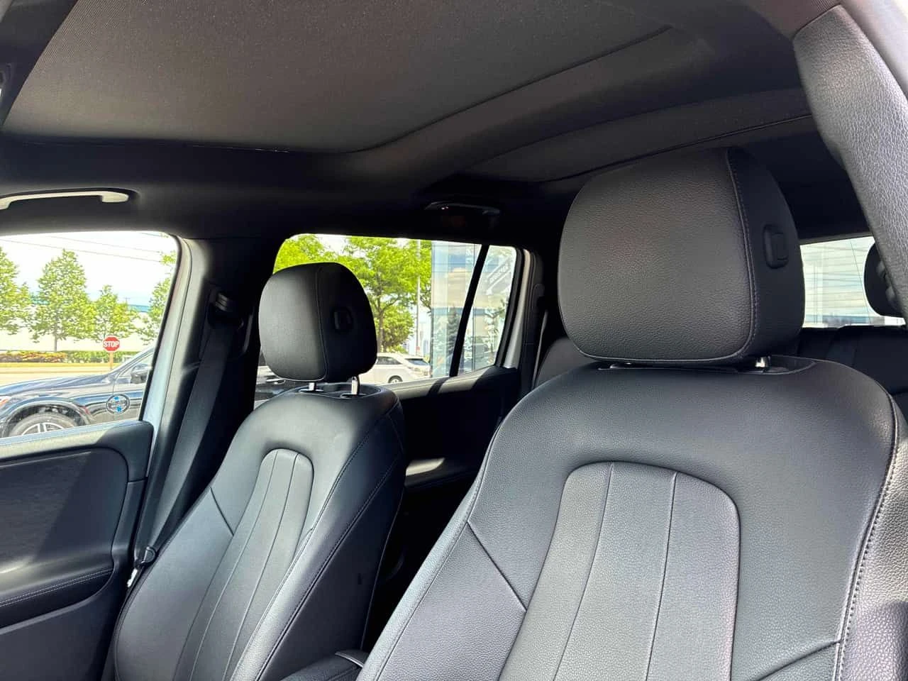 Mercedes-Benz GLB 250 * ПРЕДСТАВИТЕЛСТВО * 360 * PANO * ПОДГРЕВИ, снимка 16 - Автомобили и джипове - 54935525