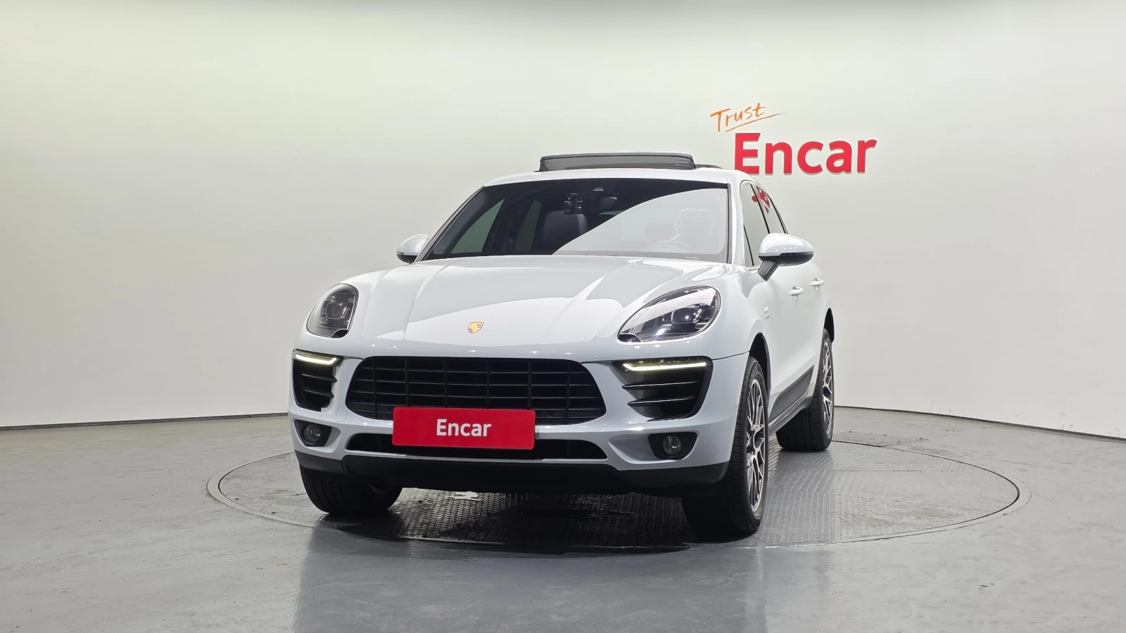 Porsche Macan S* Navi* Camera* Pano, снимка 2 - Автомобили и джипове - 55252297