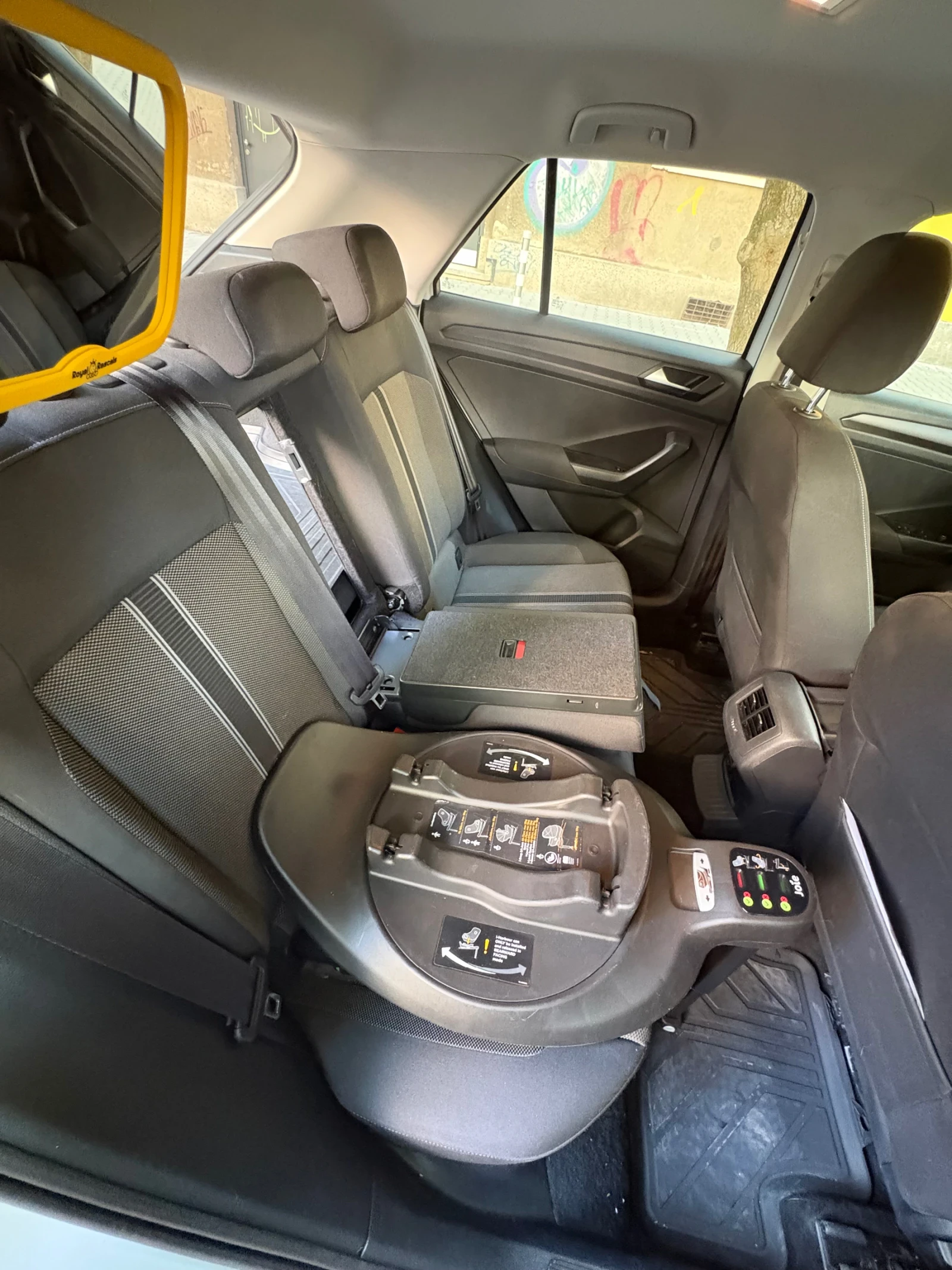 VW T-Roc, снимка 13 - Автомобили и джипове - 56042012