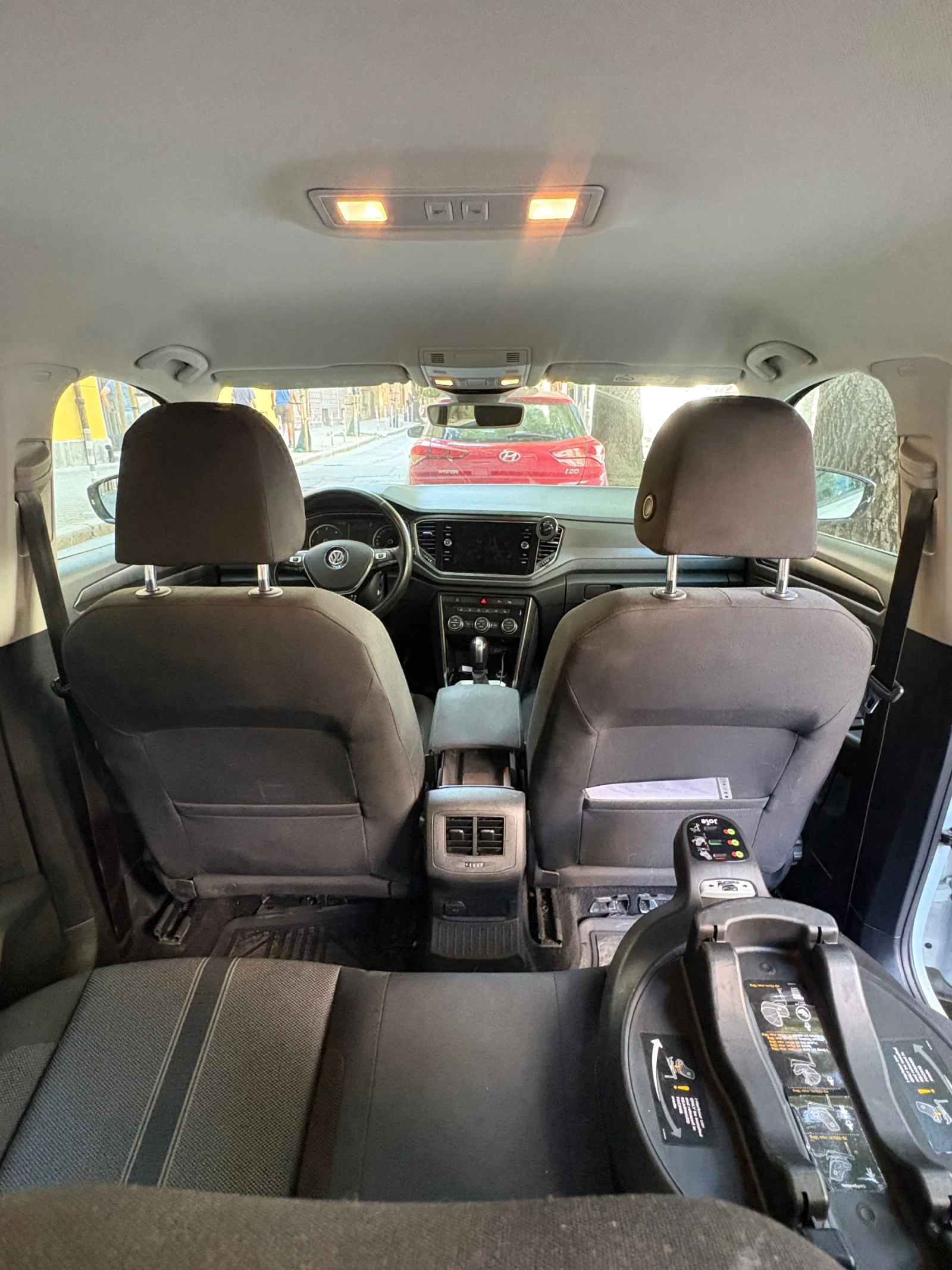 VW T-Roc, снимка 12 - Автомобили и джипове - 56042012
