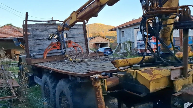 Zil 131 С КРАН, снимка 3 - Камиони - 53264866