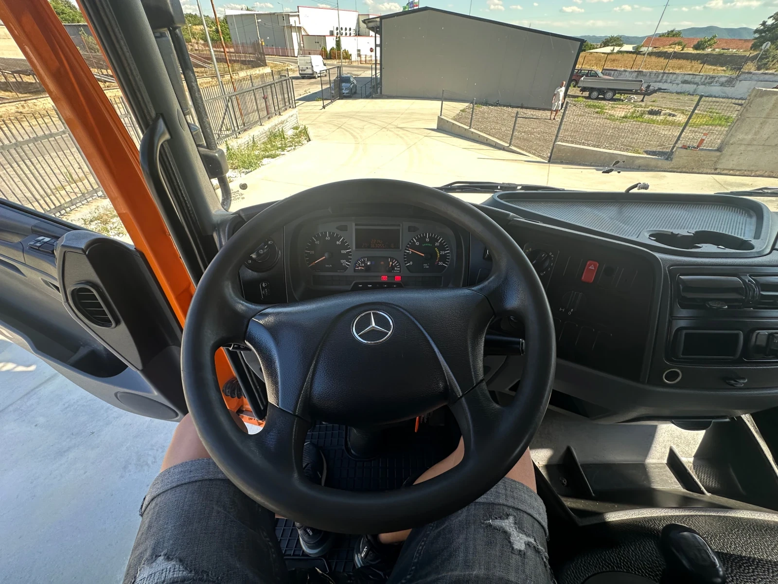 Mercedes-Benz Atego 1224* Тристранен самосвал* EURO5* Топ състояние - изображение 10