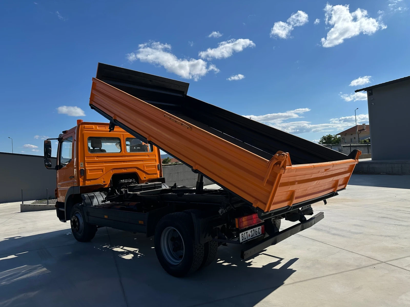 Mercedes-Benz Atego 1224* Тристранен самосвал* EURO5* Топ състояние - изображение 4