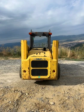 Мини челни товарачи Komatsu Sk815, снимка 4