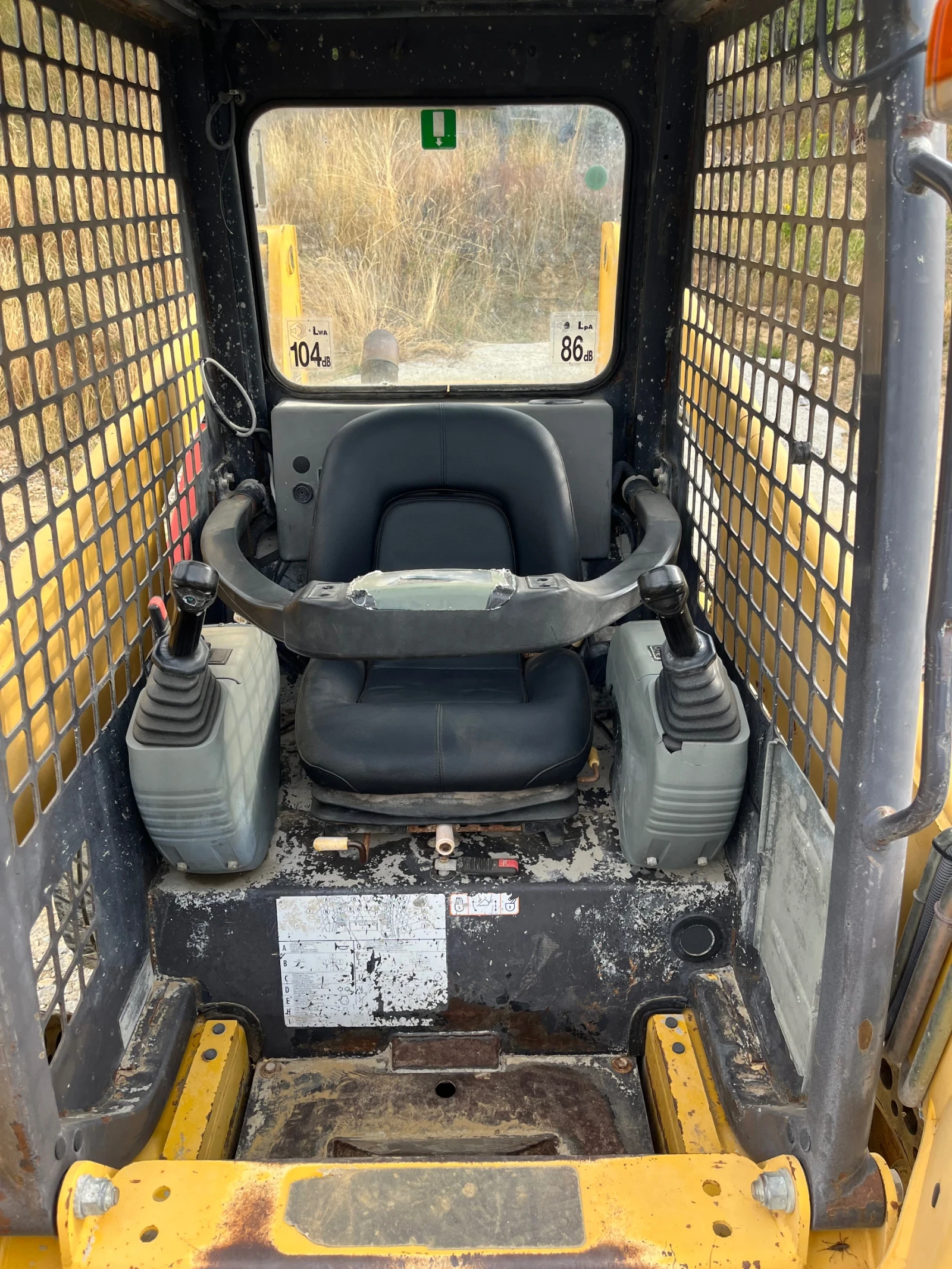 Мини челни товарачи Komatsu Sk815, снимка 9 - Индустриална техника - 54387221