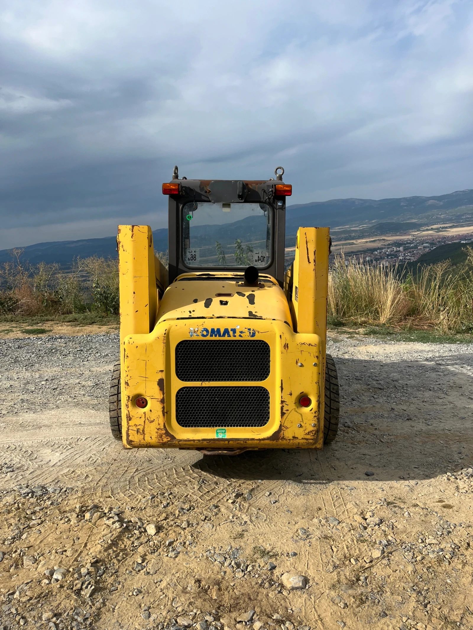 Мини челни товарачи Komatsu Sk815, снимка 4 - Индустриална техника - 54387221