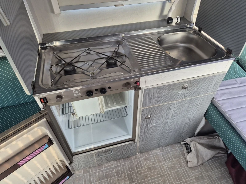 Каравана Adria HOME CAR 4 МЕСТА , снимка 14 - Каравани и кемпери - 50670792