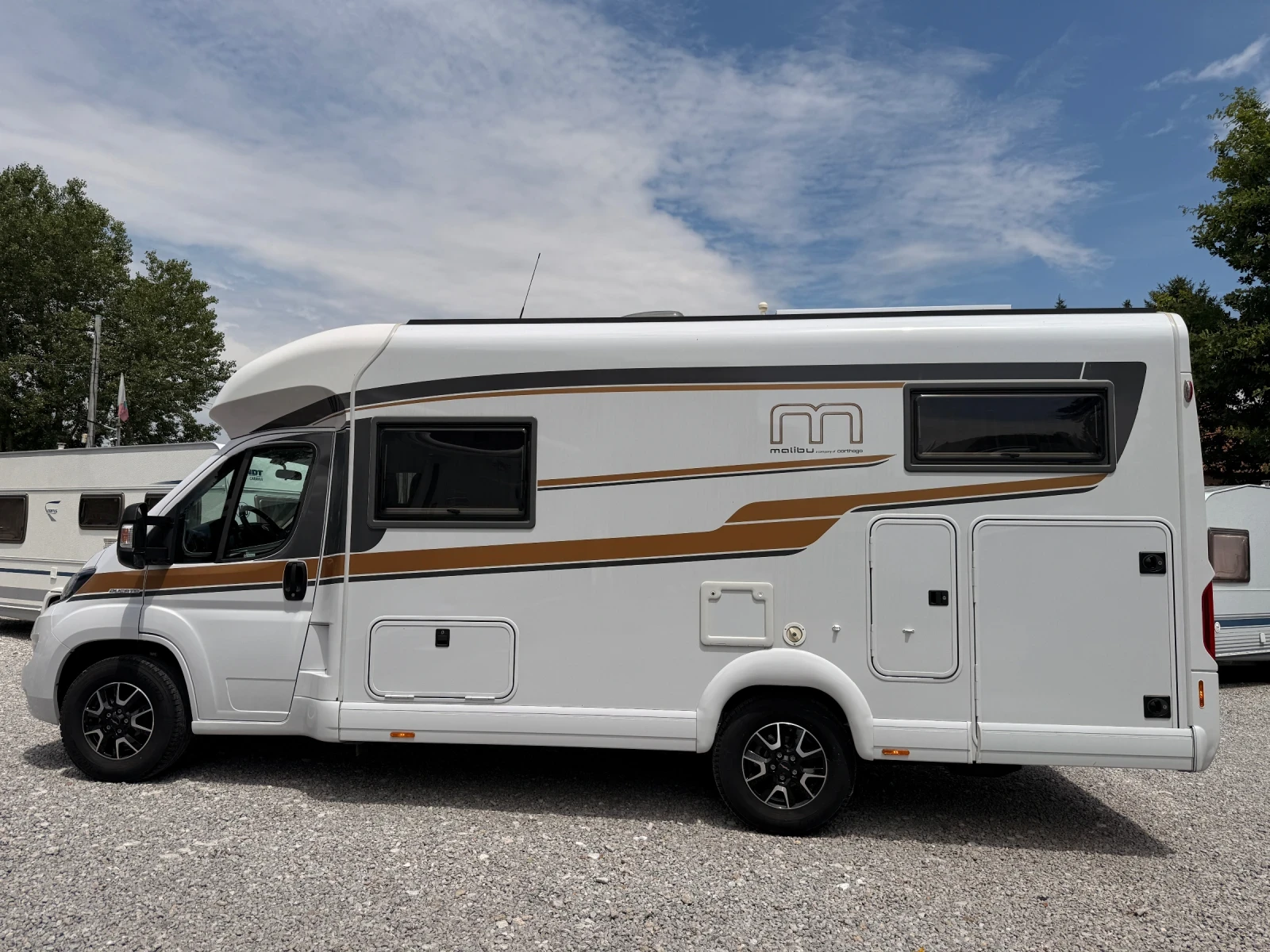 Кемпер Carthago Malibu T430, снимка 4 - Каравани и кемпери - 55136244