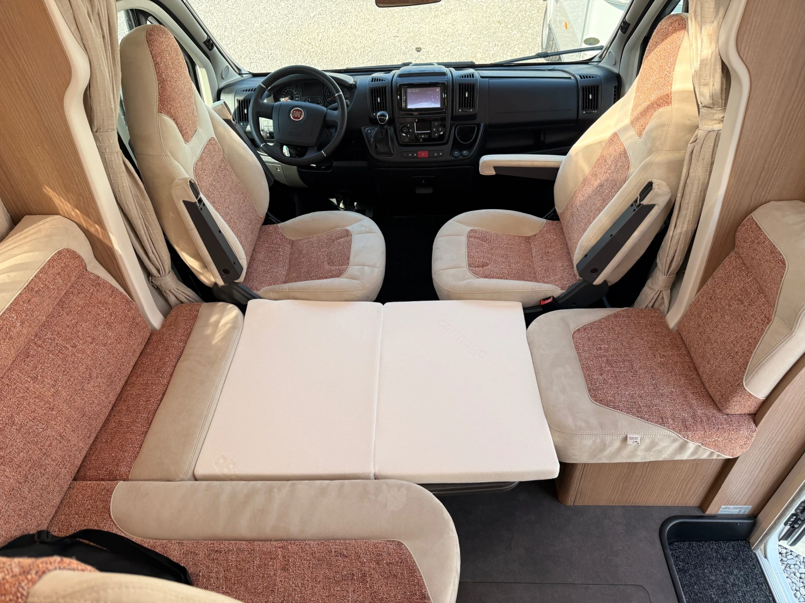 Кемпер Carthago Malibu T430, снимка 9 - Каравани и кемпери - 55136244