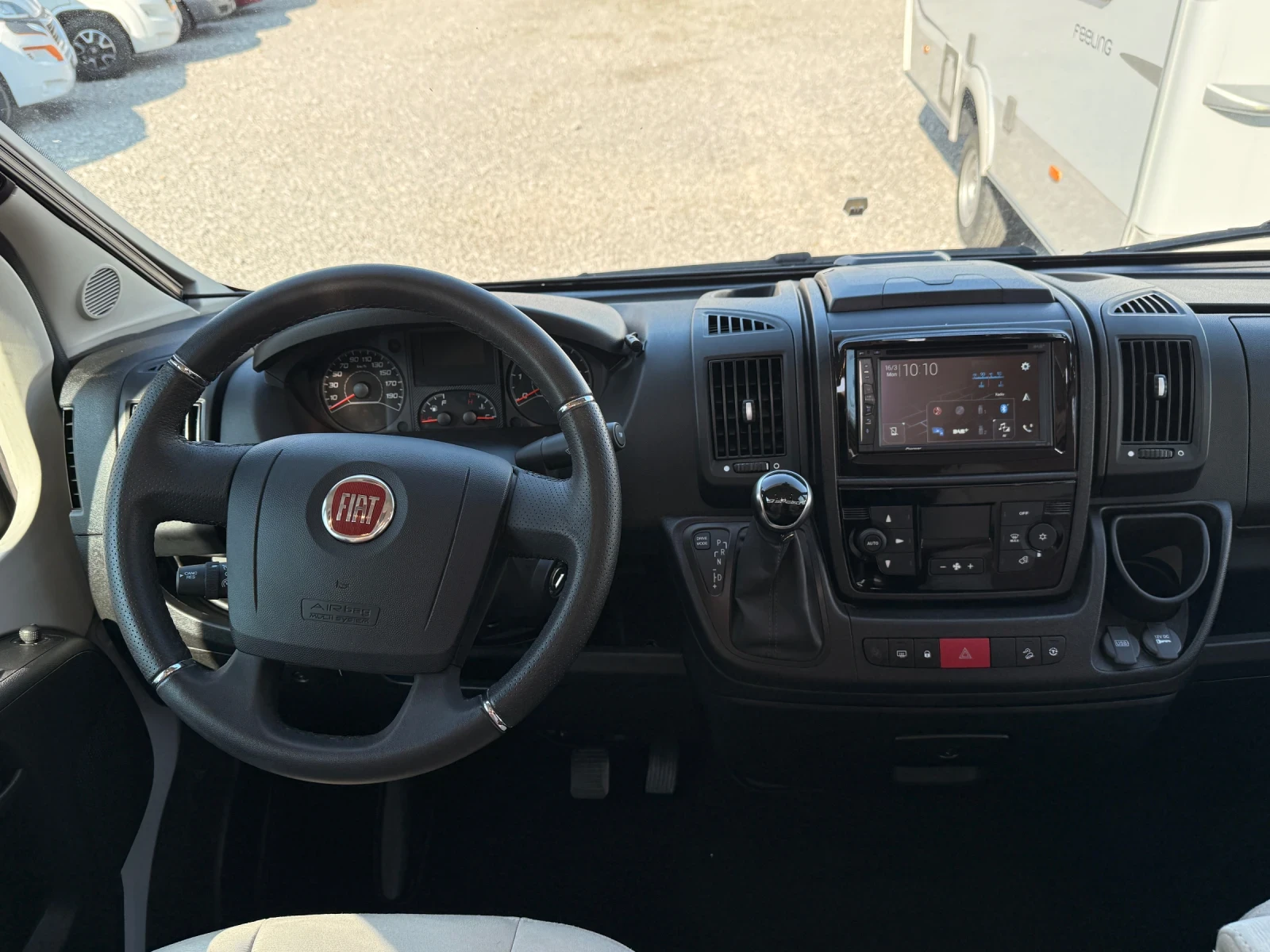Кемпер Carthago Malibu T430, снимка 6 - Каравани и кемпери - 55136244
