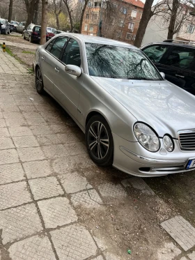 Mercedes-Benz E 220, снимка 2