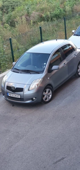 Toyota Yaris - 2400 € - 94618127 3