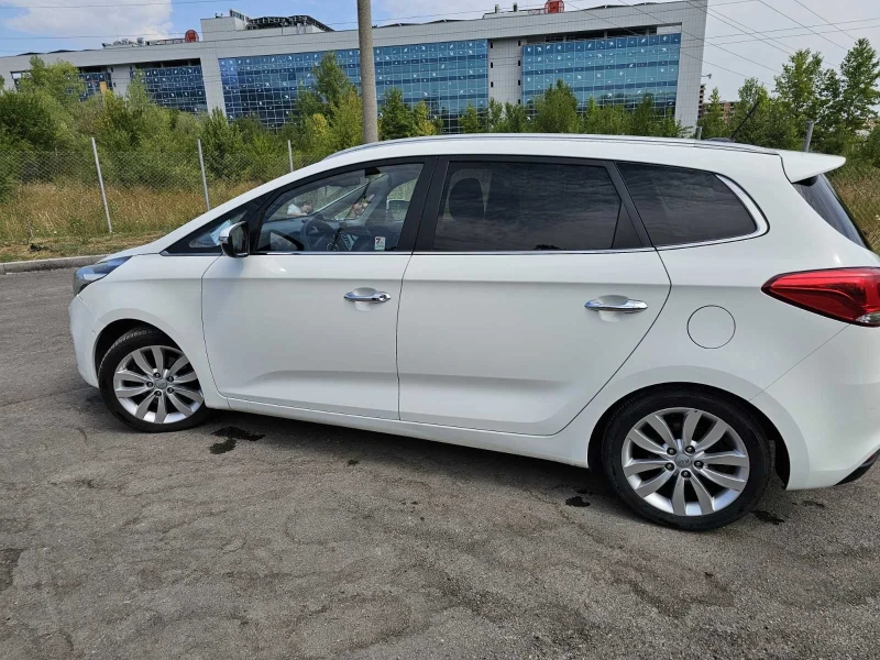 Kia Carens, снимка 15 - Автомобили и джипове - 48388573