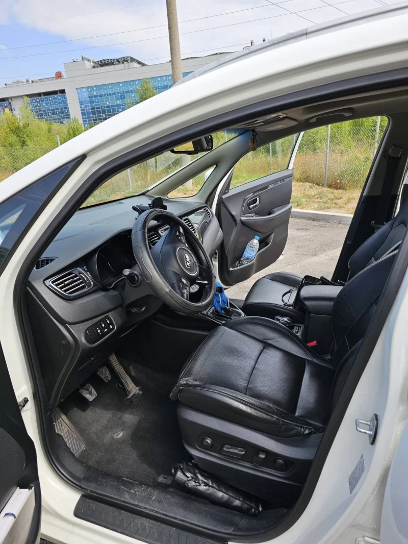 Kia Carens, снимка 5 - Автомобили и джипове - 48388573