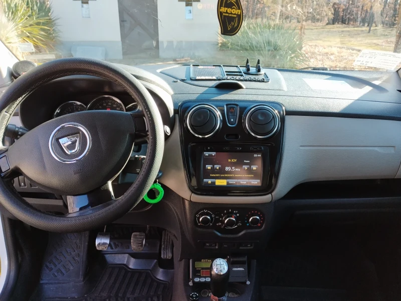 Dacia Lodgy, снимка 5 - Автомобили и джипове - 48556109