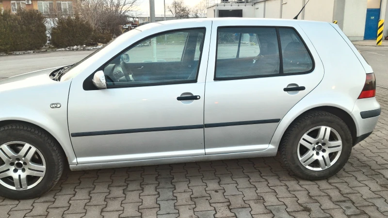 VW Golf, снимка 2 - Автомобили и джипове - 49276582