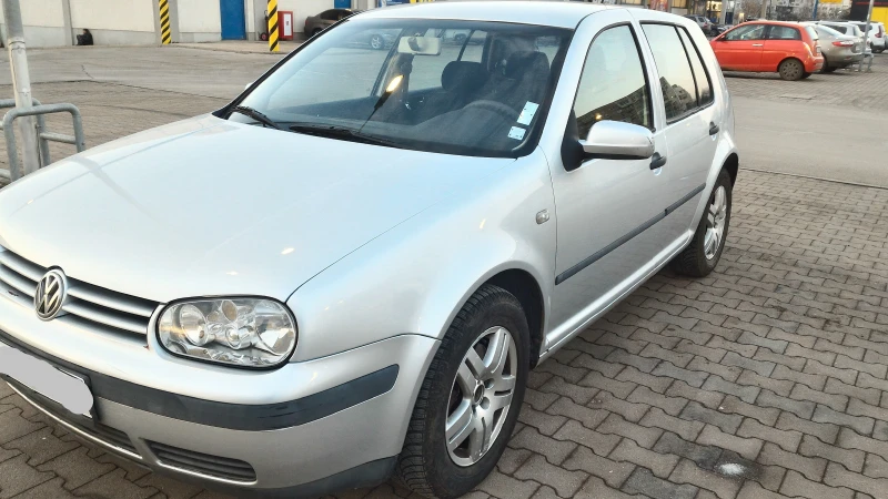 VW Golf, снимка 1 - Автомобили и джипове - 49276582