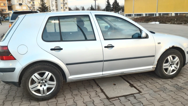 VW Golf, снимка 4 - Автомобили и джипове - 49276582