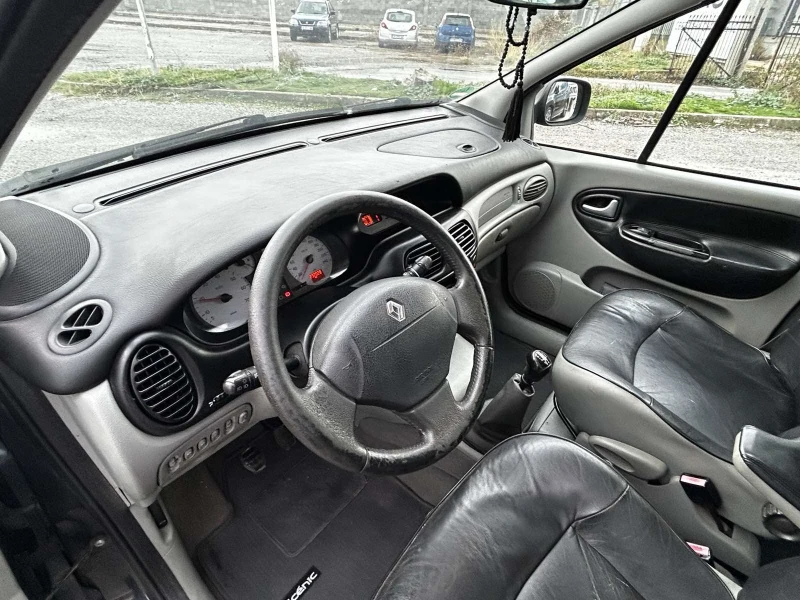Renault Scenic 4x4, снимка 9 - Автомобили и джипове - 52368060