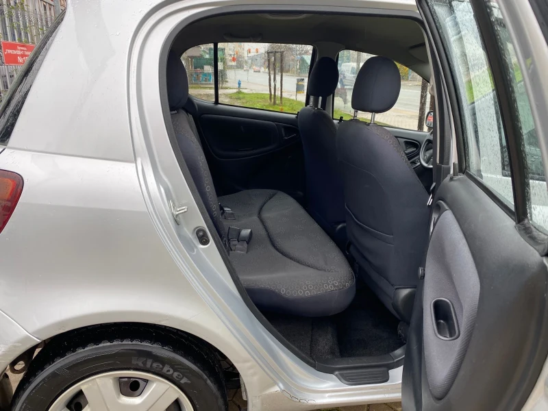 Toyota Yaris 1.4D-4D, снимка 12 - Автомобили и джипове - 52474595