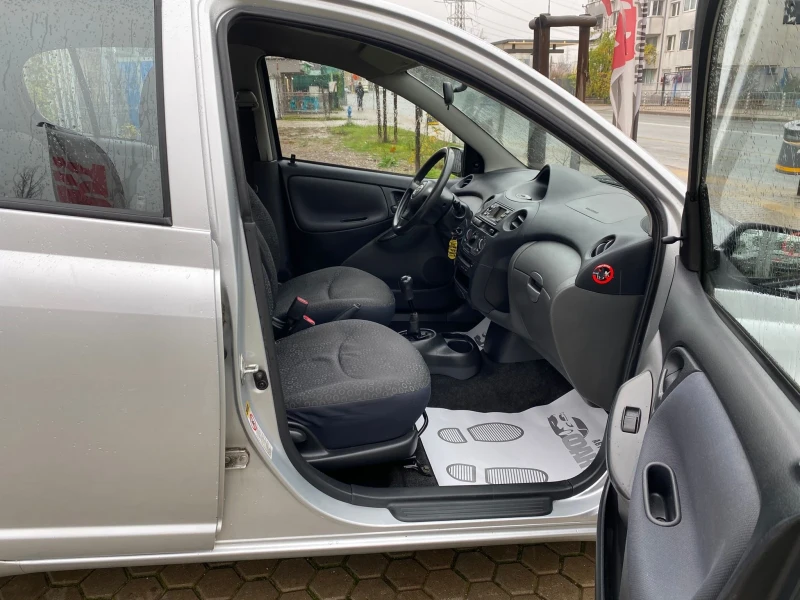 Toyota Yaris 1.4D-4D, снимка 11 - Автомобили и джипове - 52474595