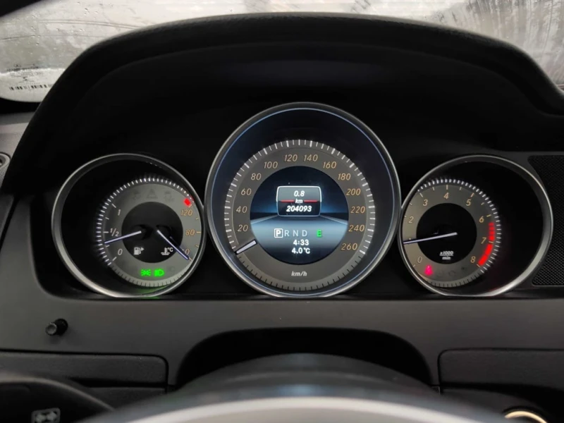 Mercedes-Benz C 350 2015 4MATIC * БЕЗ ПЪРВОНАЧАЛНА ВНОСКА* , снимка 8 - Автомобили и джипове - 52869597
